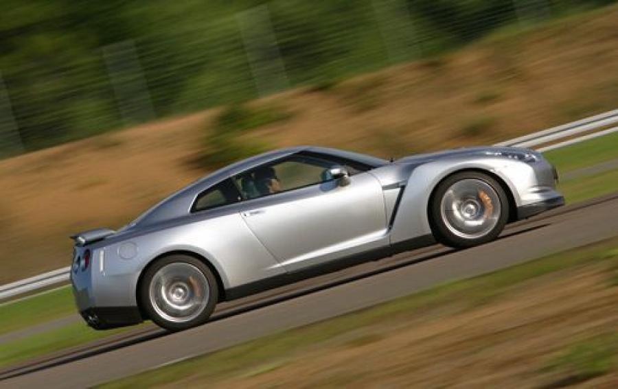  Nissan GT-R 2007 года  (фото 11 из 480)